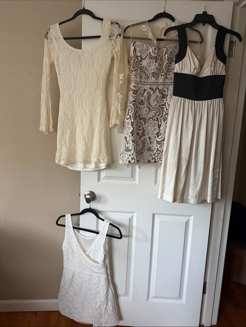 Ivory Lace Long-Sleeve Dress - Elegant Women's Dress, S size, good condition